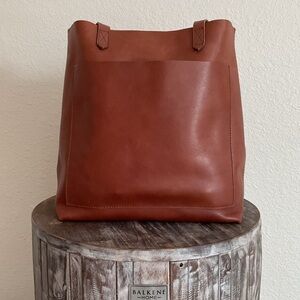 Madewell The Medium Transport Tote in English Saddle